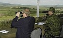 Наблюдение за ходом оперативно-стратегических учений «Мобильность-2004». С Министром обороны Сергеем Ивановым.