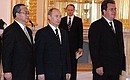 На церемонии вручения верительных грамот послами иностранных государств с послом КНДР в России Ким Ен Джэ и помощником Президента Сергеем Приходько.