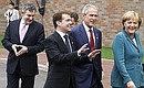 С Президентом США Джорджем Бушем и Федеральным канцлером Германии Ангелой Меркель. На заднем плане – Премьер-министр Великобритании Гордон Браун.