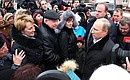 В ходе поездки в Крымск Владимир Путин общался с местными жителями.
