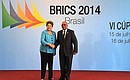 Перед началом саммита БРИКС. Президент Бразилии Дилма Роуссефф и Президент Южно-Африканской Республики Джейкоб Зума.