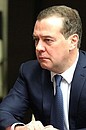 Заместитель Председателя Совета Безопасности Дмитрий Медведев перед началом совещания с постоянными членами Совета Безопасности.