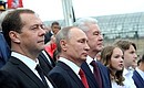 С Председателем Правительства Дмитрием Медведевым (слева) и мэром Москвы Сергеем Собяниным на концерте по случаю Дня города Москвы.