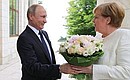 Прибытие Федерального канцлера Германии Ангелы Меркель на переговоры с Президентом России Владимиром Путиным.
