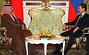С Королём Бахрейна Хамадом бен Иса Аль Халифом.