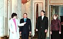 Владимир и Людмила Путины осмотрели с Премьер-министром Великобритании Энтони Блэром и его супругой Шери музейные экспозиции Эрмитажа.