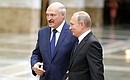 С Президентом Белоруссии Александром Лукашенко во время встречи перед началом заседания Совета коллективной безопасности ОДКБ.