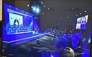 Пленарная сессия XVII ежегодного заседания Международного дискуссионного клуба «Валдай» (в режиме видеоконференции).