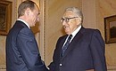 Meeting with former U.S. Secretary of State Henry Kissinger.