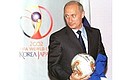 During a meeting with the players of the Russian football and ice hockey teams, President Putin was presented with a ball by the football team, carrying signatures of all the team members.