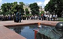 Vladimir Putin marked the Day of Memory and Sorrow by laying a wreath at the Tomb of the Unknown Soldier by the Kremlin wall.