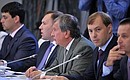 Перед началом совещания по вопросам социально-экономического развития Приморского края.