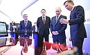 Before the plenary session Vladimir Putin, accompanied by Healthcare Minister Mikhail Murashko, visited a thematic exhibition organised on the forum’s sidelines. Photo by Kristina Kormilitsyna (”Rossiya Segodnya“)