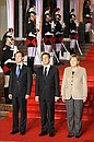 Дмитрий Медведев, Президент Франции Николя Саркози, Федеральный канцлер Германии Ангела Меркель во время официальной церемонии встречи.