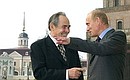 С Президентом Татарстана Минтимером Шаймиевым во время прогулки по Казанскому Кремлю.