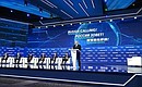 На пленарном заседании инвестиционного форума «Россия зовёт!». Фото: Сергей Гунеев, РИА «Новости»