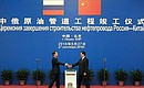 С Председателем КНР Ху Цзиньтао на церемонии завершения строительства нефтепровода Россия — Китай. Фото Сергея Гунеева