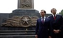 С послом России в Китае Сергеем Разовым во время посещения Русского воинского мемориального кладбища.
