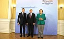 С Федеральным канцлером Германии Ангелой Меркель и Президентом Франции Эммануэлем Макроном перед началом рабочего завтрака.
