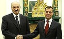 МОСКВА, КРЕМЛЬ. С Президентом Белоруссии Александром Лукашенко.