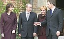 Владимир и Людмила Путины с Премьер-министром Великобритании Энтони Блэром и его супругой Шэри в загородной резиденции.