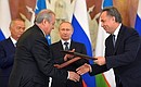 По итогам российско-узбекистанских переговоров в присутствии президентов подписан пакет документов.
