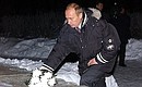 President Putin laying flowers at the grave of Dmitry Pozharsky.