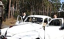 Dmitry Medvedev and President of Ukraine Viktor Yanukovych took a ride around the grounds of the presidential residence in a 1948 Pobeda car belonging to the Russian President.