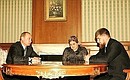 Встреча с вдовой Ахмата Кадырова Аймани Кадыровой и его сыном Рамзаном Кадыровым.<br>