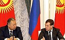 С Президентом Киргизии Курманбеком Бакиевым на пресс-конференции по итогам переговоров.