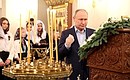 Владимир Путин присутствовал на рождественском богослужении в храме Спаса Нерукотворного Образа в Ново-Огарёве. С семьями военнослужащих, погибших в зоне СВО.