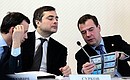 At a meeting of the Commission for Modernisation and Technological Development of Russia’s Economy. With First Deputy Chief of Staff of the Presidential Executive Office Vladislav Surkov (centre) and Presidential Aide Arkady Dvorkovich.