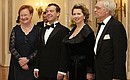 Перед торжественным приёмом от имени Президента Финляндии Тарьи Халонен и её супруга Пентти Араярви в честь Дмитрия Медведева и его супруги Светланы.