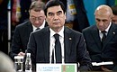 Во время встречи глав государств – участников IV Каспийского саммита в расширенном составе. Президент Туркменистана Гурбангулы Бердымухамедов.
