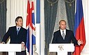 A joint news conference with British Prime Minister Toby Blair.