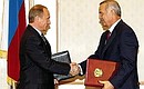 Резиденция «Оксарой». С Президентом Узбекистана Исламом Каримовым. Подписание Договора о стратегическом партнерстве между Россией и Узбекистаном.