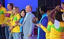 Владимир Путин посетил состоявшееся на «Медалс Плаза» в Олимпийском парке шоу «Россия» – концерт, завершающий Всемирный фестиваль молодёжи и студентов в Сочи.