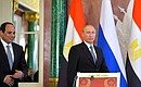 По завершении российско-египетских переговоров Владимир Путин и Абдельфаттах Сиси сделали заявления для прессы.