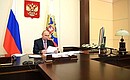 На встрече с губернатором Ростовской области Василием Голубевым (в режиме видеоконференции).