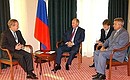 Встреча с президентом компании «КонокоФиллипс» Джимом Малвой. Справа — президент АО «ЛУКОЙЛ» Вагит Алекперов.