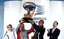 С победителями регаты на Кубок Президента России по гребным видам спорта.