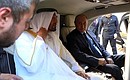 По завершении официальной программы Владимир Путин продемонстрировал Мухаммеду Аль Нахайяну новый лимузин отечественного производства из проекта «Кортеж».