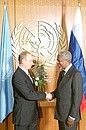 С Генеральным секретарем ООН Кофи Аннаном.
