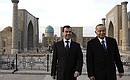 САМАРКАНД. С Президентом Узбекистана Исламом Каримовым на площади Регистан.