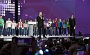 Владимир Путин принял участие в церемонии вручения ежегодной Всероссийской премии «Доброволец России – 2017».