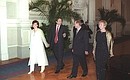 Владимир и Людмила Путины на премьере оперы «Война и мир» с Премьер-министром Великобритании Энтони Блэром и его супругой Шери.