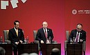 Prime Minister of the Independent State of Papua New Guinea Peter O’Neil, right, Vladimir Putin, and James Soong Chu-yu, People First Party (PFP) Chair, Chinese Taipei, at the meeting of the APEC Business Advisory Council.