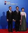 С Президентом Республики Корея Ли Мён Баком и его супругой Ким Юн Ок перед началом приёма в честь глав государств и правительств стран-членов «Группы двадцати».
