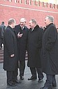 С Президентом Белоруссии Александром Лукашенко, Президентом Украины Леонидом Кучмой и Президентом Казахстана Нурсултаном Назарбаевым.