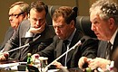 На заседании «круглого стола» по торговле и инвестициям бизнес-саммита «Группы двадцати». Слева – помощник Президента Аркадий Дворкович.
